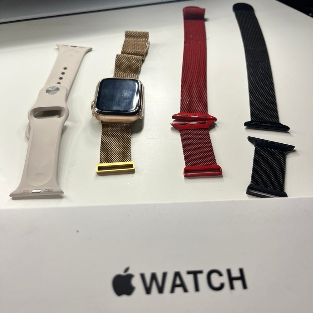 has cellular capabilities
unlocked 
4 bands & screen protector
no charging cable